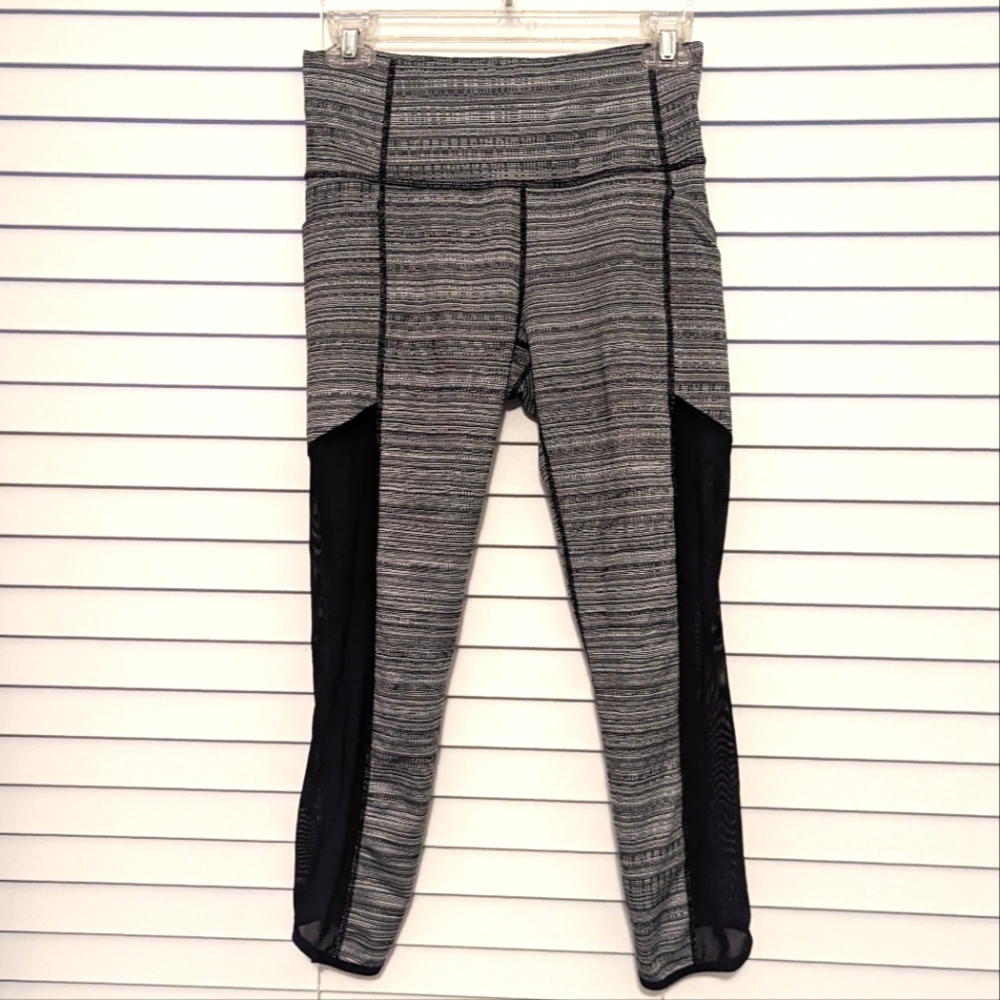 Athleta Jacquard Chaturanga To Town Leggings Pre-owned Small